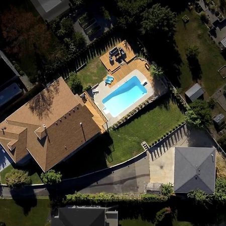ווסט קלונה Luxurious 5 Bedroom House With Pool & Sauna מראה חיצוני תמונה