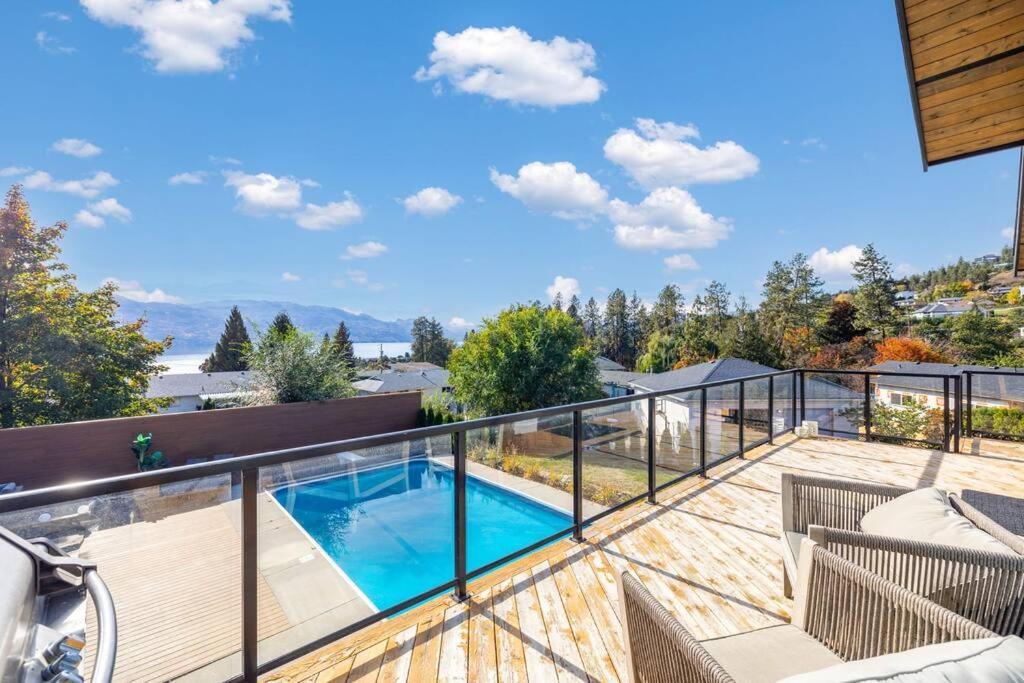ווסט קלונה Luxurious 5 Bedroom House With Pool & Sauna מראה חיצוני תמונה